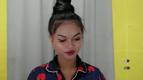 Snapshot of anaruru_ chatting on 01-11-25, 08:33 ANA online show from 01-11-25, 08:33