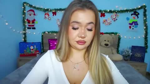 anastacyyellig online show from 12-15-24, 05:02