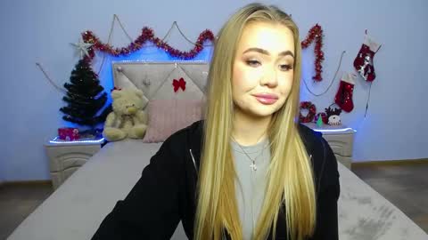 anastacyyellig online show from 01-06-25, 10:47