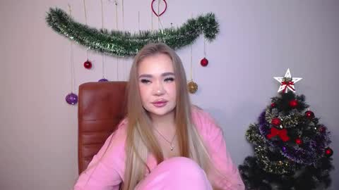 anastacyyellig online show from 12-15-25, 10:36