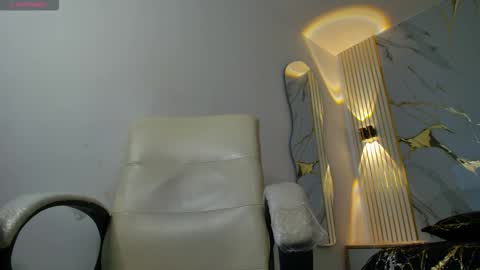 Snapshot of anastasia_stiile chatting on 10-18-25, 08:37 Anastasia online show from 10-18-25, 08:37