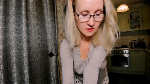 Snapshot of anastasiagate chatting on 12-21-24, 01:32 Anastasia online show from 12-21-24, 01:32