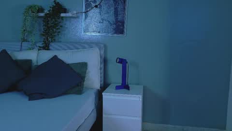 Kendra  online show from 12-19-25, 10:33