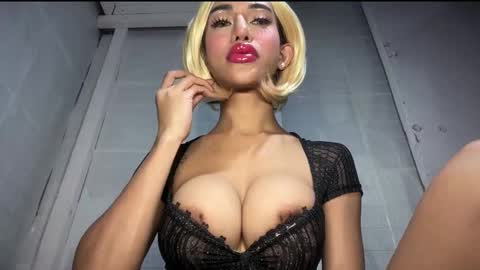 anawalters online show from 12-16-25, 10:37