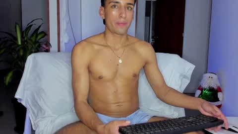 Snapshot of ander_012 chatting on 12-04-24, 11:13 Ander Arias online show from 12-04-24, 11:13