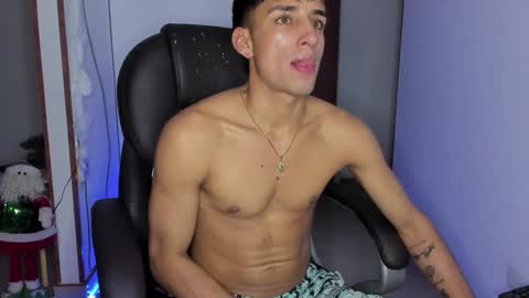 Snapshot of ander_012 chatting on 12-11-24, 11:21 Ander Arias online show from 12-11-24, 11:21