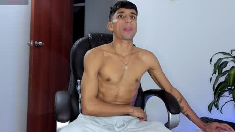 Snapshot of ander_012 chatting on 02-16-25, 04:20 Ander Arias online show from 02-16-25, 04:20