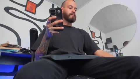 Andrs   -                   online show from 01-18-26, 01:31