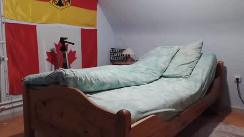 Snapshot of andre124231 chatting on 12-08-24, 12:40 Andre online show from 12-08-24, 12:40