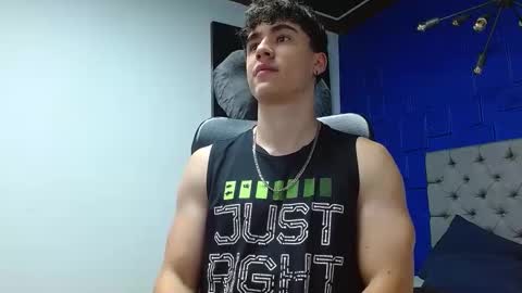 Snapshot of andre_parker chatting on 12-02-24, 11:40 Andre Parker online show from 12-02-24, 11:40