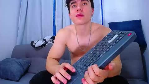 Snapshot of andre_parker chatting on 09-16-25, 01:50 Andre Parker online show from 09-16-25, 01:50