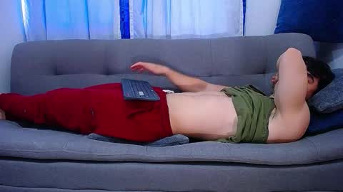 Snapshot of andre_parker chatting on 09-17-25, 08:43 Andre Parker online show from 09-17-25, 08:43