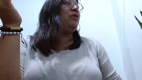 Snapshot of andrea_teacher chatting on 09-19-25, 11:27 Andrea Model trainer Luxury ST online show from 09-19-25, 11:27