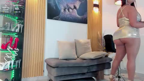 Snapshot of andrea_zhang_ chatting on 12-05-25, 02:42 Andrea online show from 12-05-25, 02:42