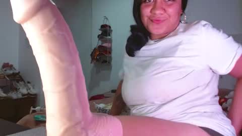 Snapshot of andrebigboobs chatting on 02-23-25, 12:51 Andre online show from 02-23-25, 12:51