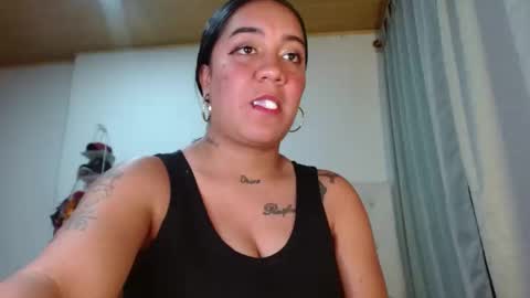 Snapshot of andrebigboobs chatting on 03-11-25, 12:33 Andre online show from 03-11-25, 12:33