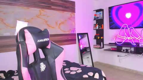 andrees_s online show from 10-31-25, 01:06