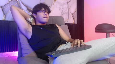 Snapshot of andreh_hot chatting on 11-09-25, 06:28 Andreh online show from 11-09-25, 06:28