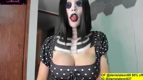 onlyfans danielaleon69   IG danielaleon637 online show from 10-31-25, 02:01