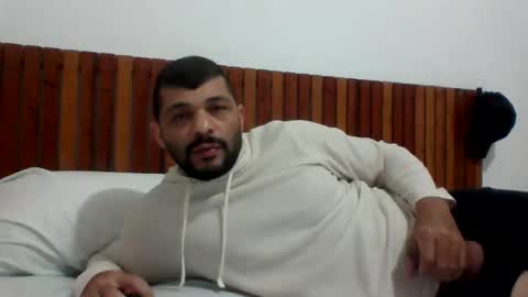 Snapshot of andreloko123 chatting on 10-31-25, 01:17 andreloko123 online show from 10-31-25, 01:17