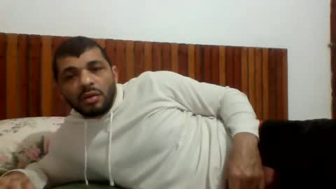 Snapshot of andreloko123 chatting on 06-14-26, 02:24 andreloko123 online show from 06-14-26, 02:24