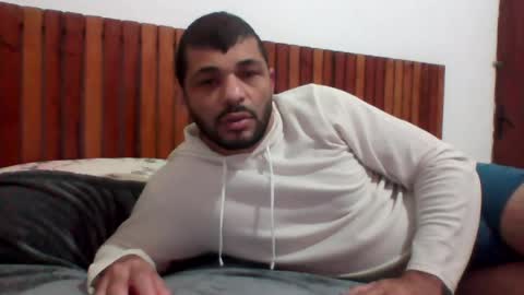Snapshot of andreloko123 chatting on 06-15-26, 02:25 andreloko123 online show from 06-15-26, 02:25