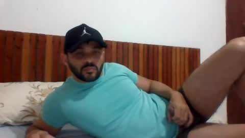 Snapshot of andreloko123 chatting on 07-29-26, 01:04 andreloko123 online show from 07-29-26, 01:04