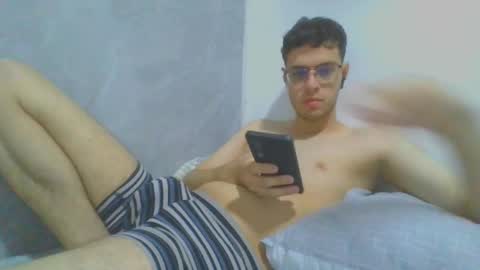 andres129494 online show from 11-28-25, 02:36