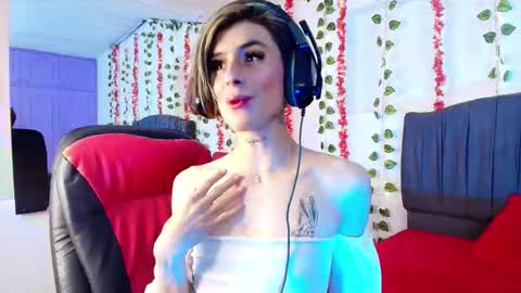 Snapshot of andres992563 chatting on 01-10-26, 03:25 Alann online show from 01-10-26, 03:25