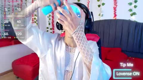 Snapshot of andres992563 chatting on 01-12-26, 02:22 Alann online show from 01-12-26, 02:22