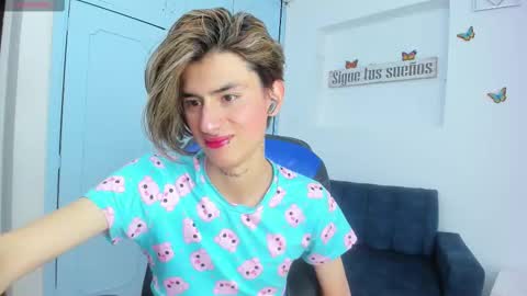 Snapshot of andres992563 chatting on 02-09-26, 02:43 Alann online show from 02-09-26, 02:43