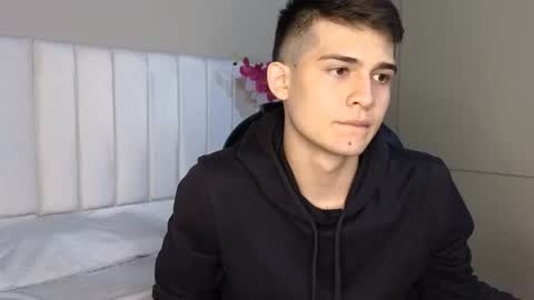 Snapshot of andres_foster chatting on 03-08-25, 09:06 andres online show from 03-08-25, 09:06