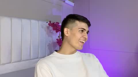 Snapshot of andres_foster chatting on 03-09-25, 03:43 andres online show from 03-09-25, 03:43