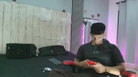 Snapshot of andres_stud chatting on 10-12-25, 04:44 andres_stud online show from 10-12-25, 04:44