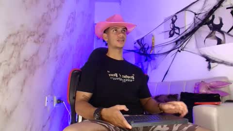 andres_stud online show from 10-27-25, 04:27