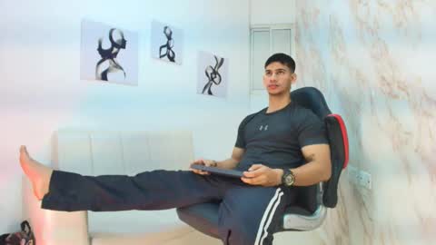 andres_stud online show from 12-02-25, 04:07