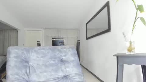 Isa  --------- online show from 01-19-25, 12:38