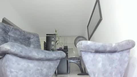 Isa  --------- online show from 02-01-25, 02:58