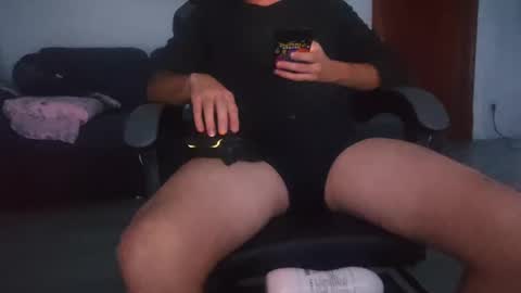 Snapshot of andreudickhard91 chatting on 01-06-25, 12:16 Andreu online show from 01-06-25, 12:16