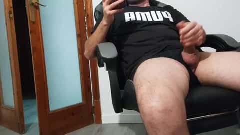 Snapshot of andreudickhard91 chatting on 01-08-25, 06:31 Andreu online show from 01-08-25, 06:31