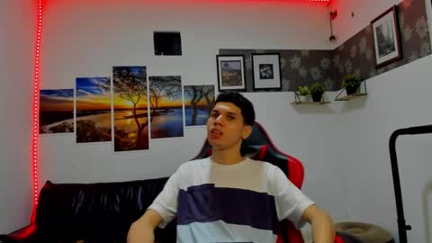 andrew_2811 online show from 11-18-25, 03:56