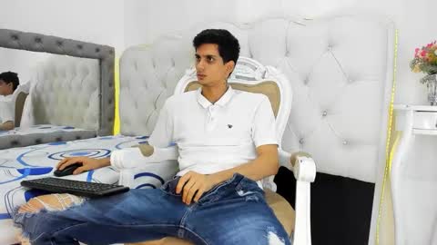 Snapshot of andrew_fucker_ chatting on 12-16-25, 03:11 Andrew online show from 12-16-25, 03:11