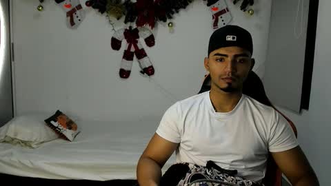 Snapshot of andrew_jonhes1 chatting on 12-16-25, 11:48 andrew_jonhes1 online show from 12-16-25, 11:48