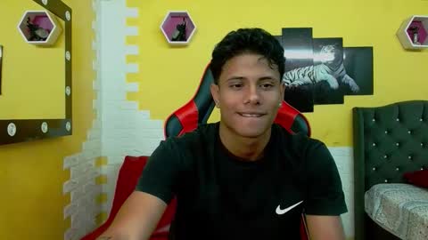 Snapshot of andrew_myersx chatting on 01-06-26, 02:48 ANDREW online show from 01-06-26, 02:48