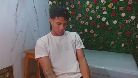 Snapshot of andrew_myersx chatting on 01-09-26, 01:41 ANDREW online show from 01-09-26, 01:41