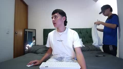 andrew restrepo online show from 09-23-25, 01:41