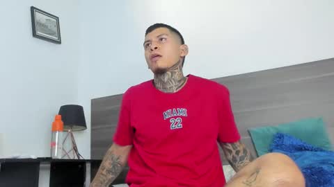 andrew_sanders69 online show from 11-08-25, 03:07