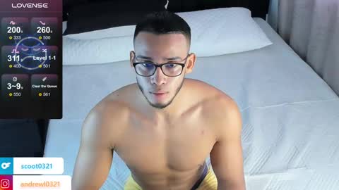 Snapshot of andrewl0321 chatting on 03-03-25, 11:55 Follow me in Fansly     online show from 03-03-25, 11:55