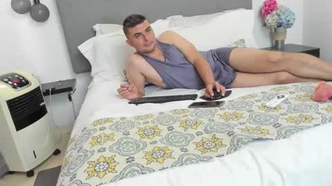 Snapshot of andrhes_muller chatting on 10-10-25, 05:01 andrhes muller online show from 10-10-25, 05:01