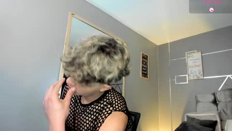      online show from 02-03-25, 01:19